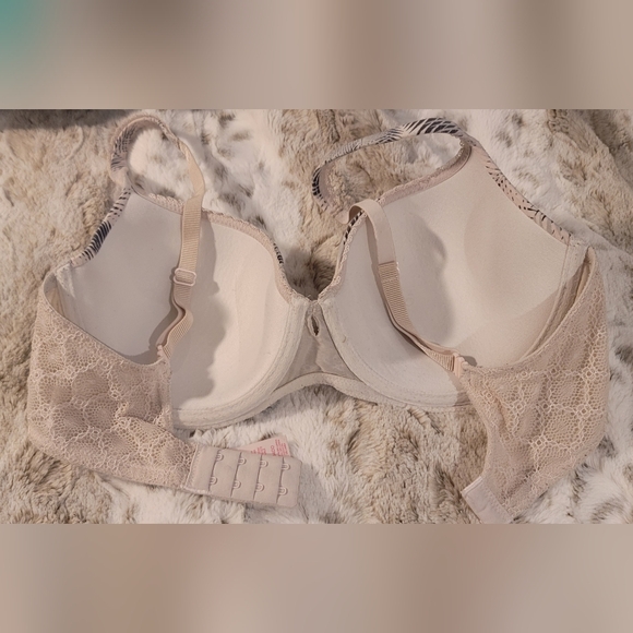 Lined Demi Palm Bra - Picture 2 of 3